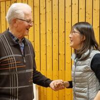 Dirigentin Izumi Shibata-Wagner mit Sänger Augsut Eiche