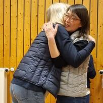 Dirigentin Izumi Shibata-Wagner mit Sängerin Ula Heiming