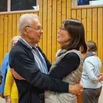 Dirigentin Izumi Shibata Wagner mit Sänger Ernst Hohwieler